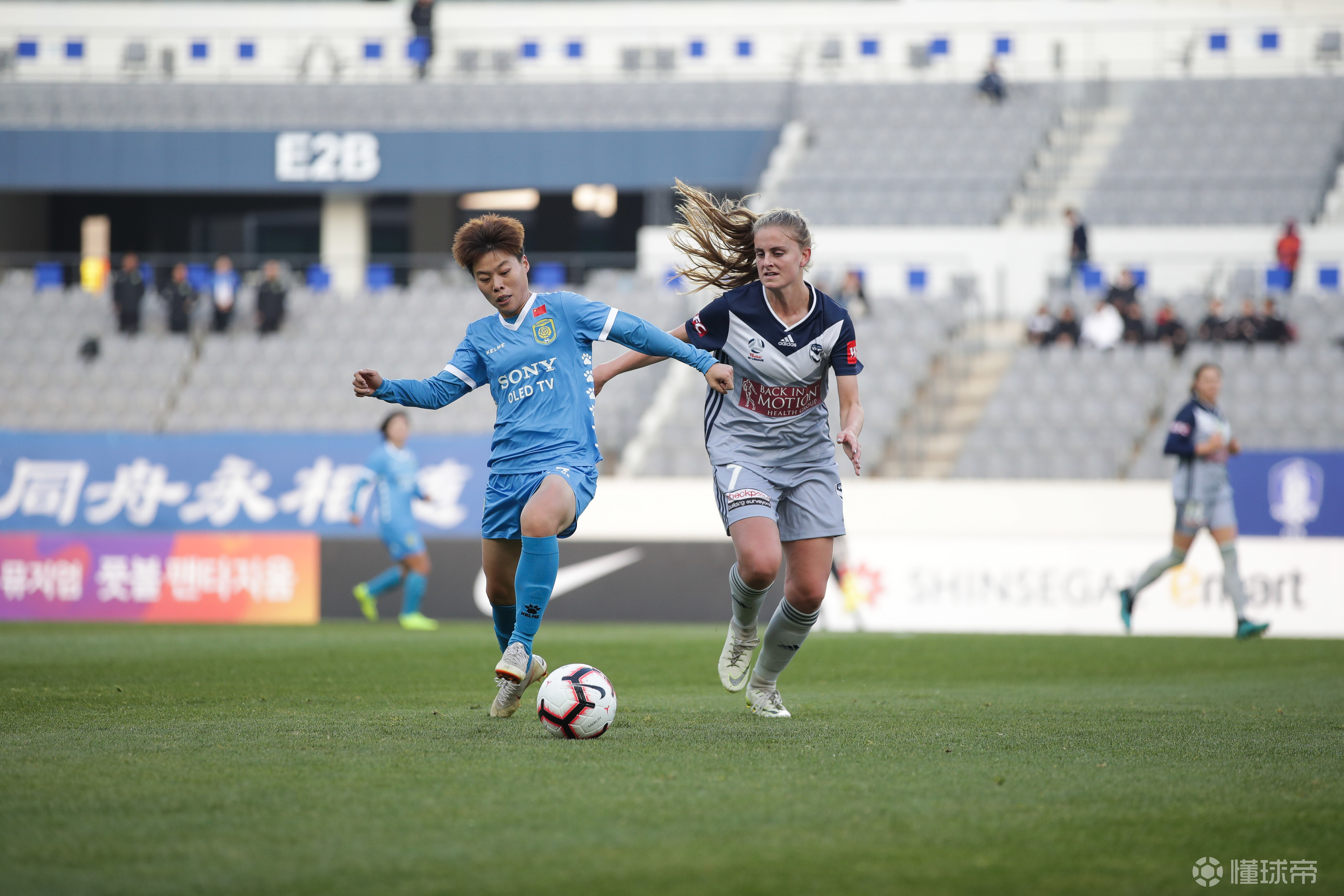 铁血对决，现代制铁女足与首尔亚马逊女足的荣耀之战
