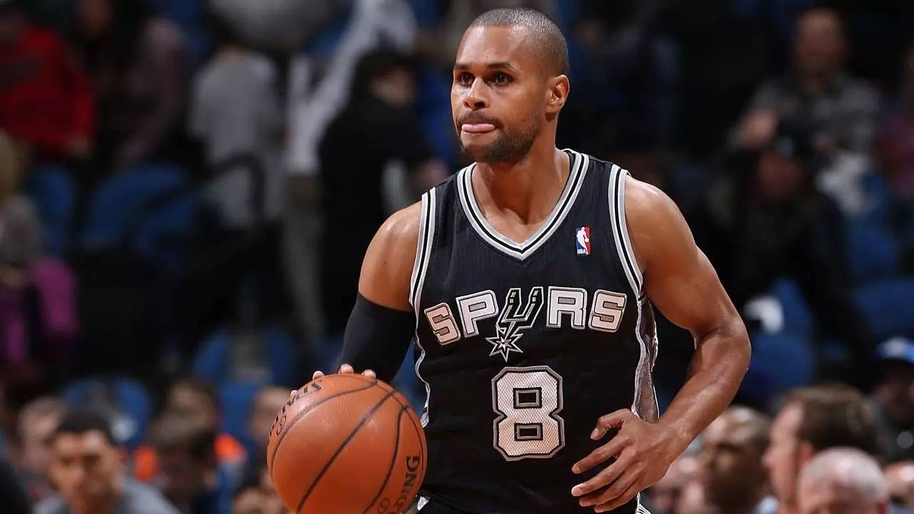 马布里在NBA的年薪之旅，从辉煌到转折的篮球之旅