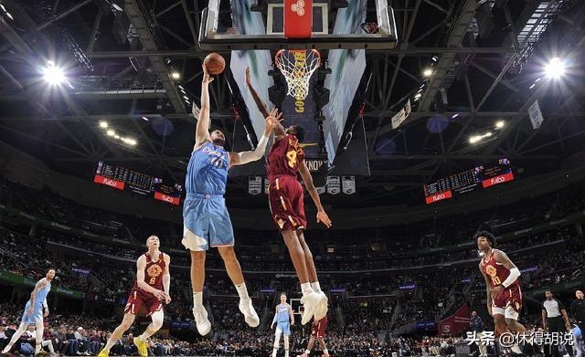 骑士队新星莫布里与老猫莫里斯，传承与共生的故事